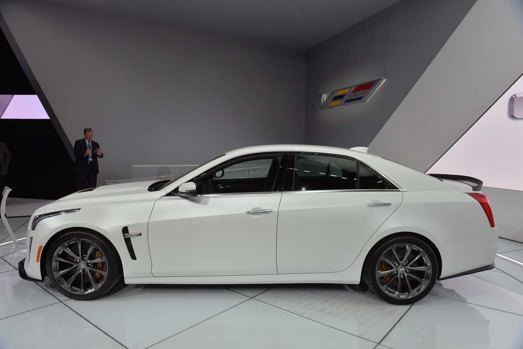 04-2016-cadillac-cts-v-detroit-1
