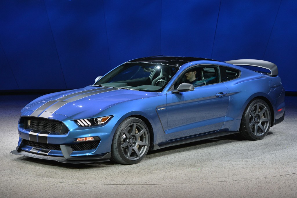 07-2016-shelby-gt350r-detroit-1