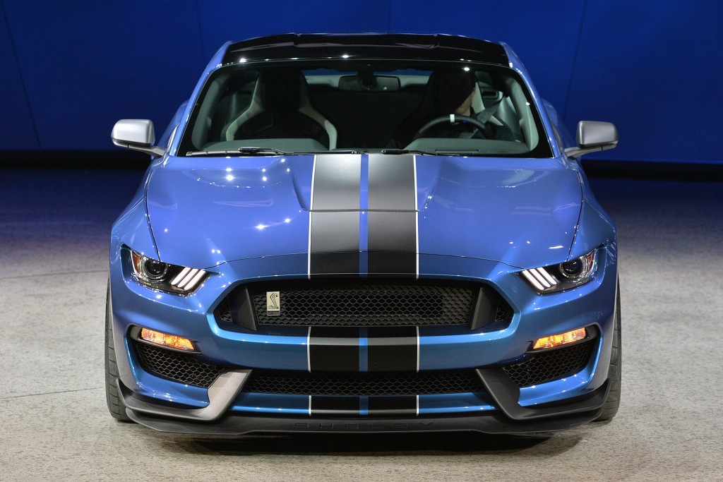 11-2016-shelby-gt350r-detroit-1