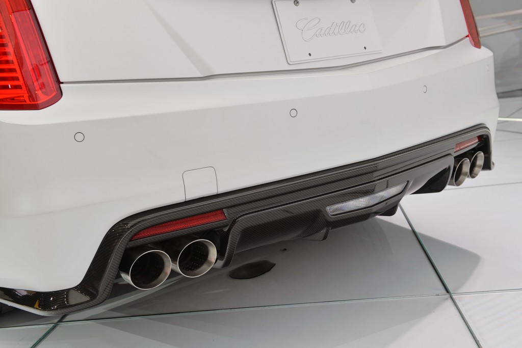 14-2016-cadillac-cts-v-detroit-1