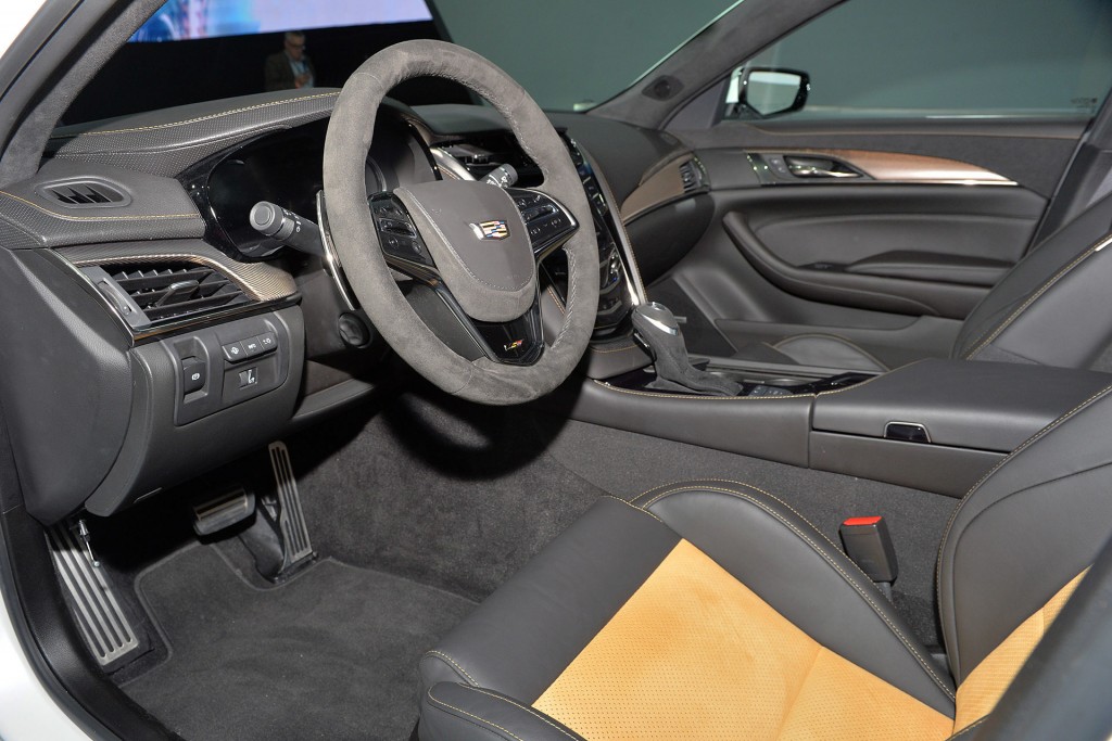 17-2016-cadillac-cts-v-detroit-1