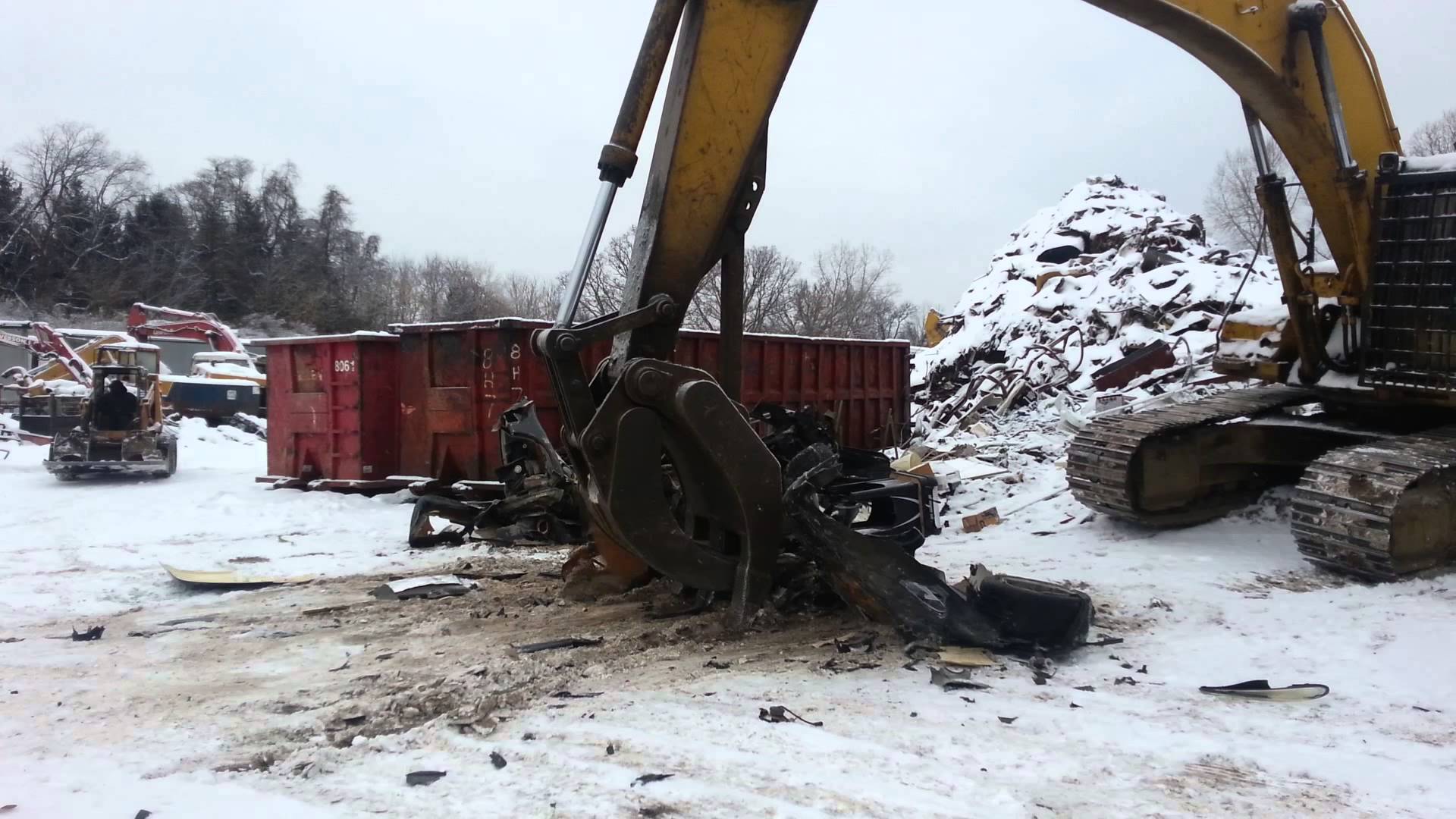 Watch this Dodge Viper GTS get crushed to death by a giant claw (disturbing content)