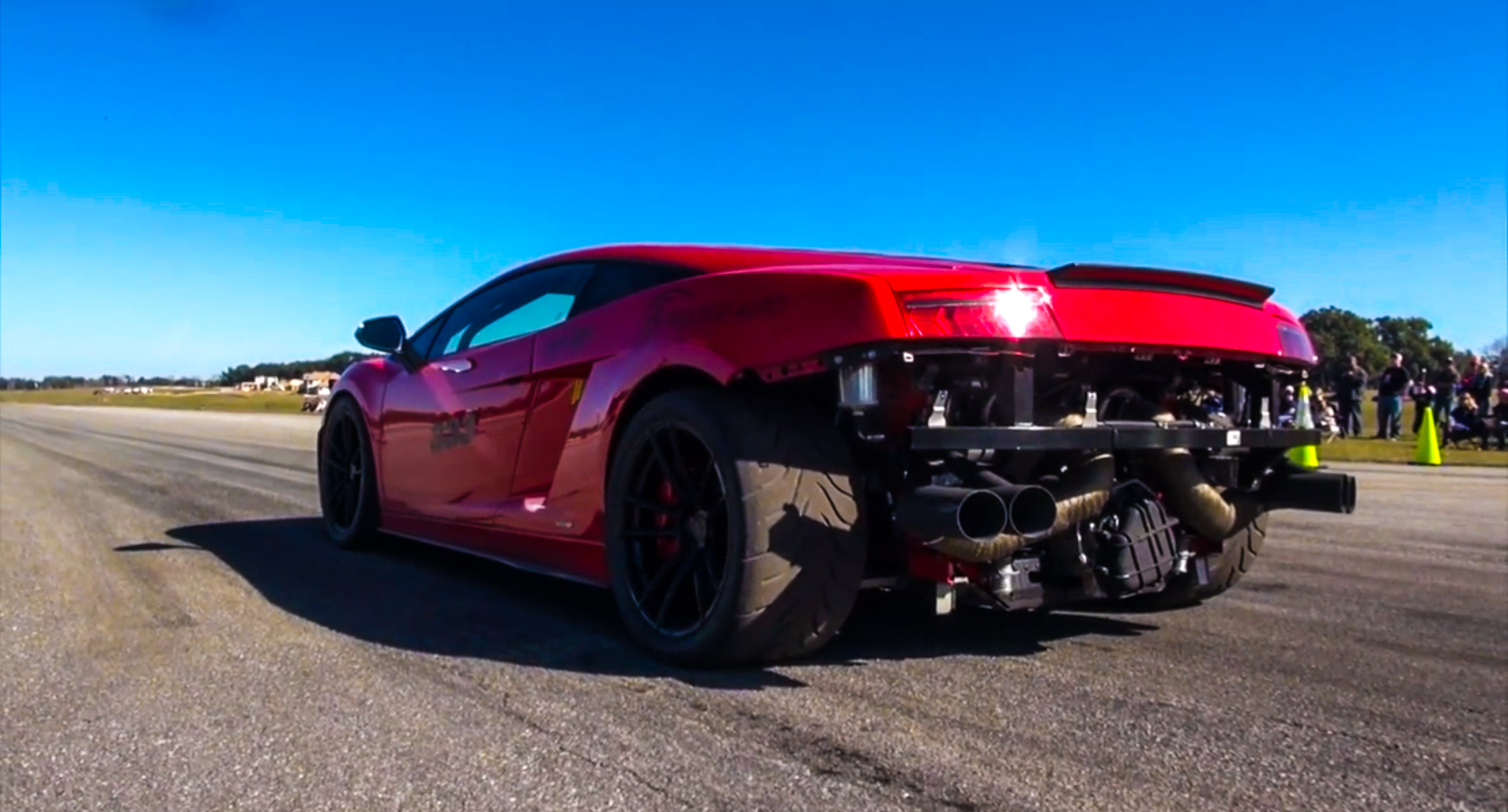 2000HP Lamborghini loses control and flies into a lake