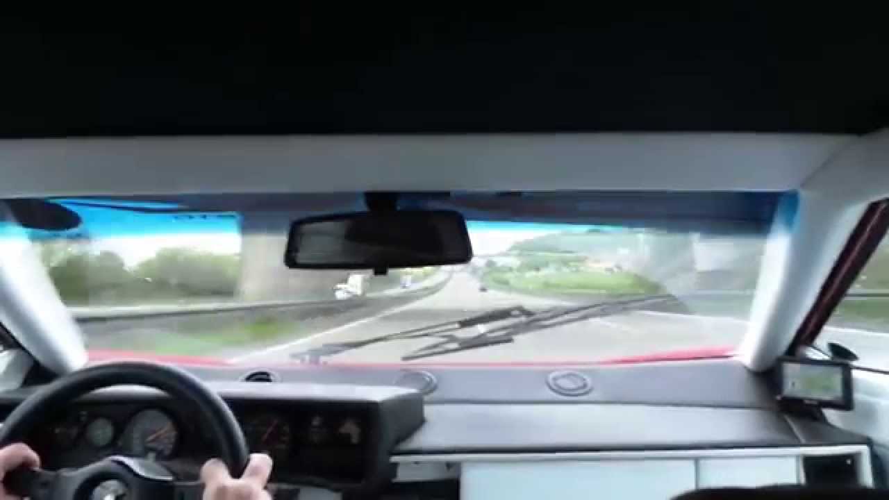 Lamborghini Countach goes wide open on the Autobahn