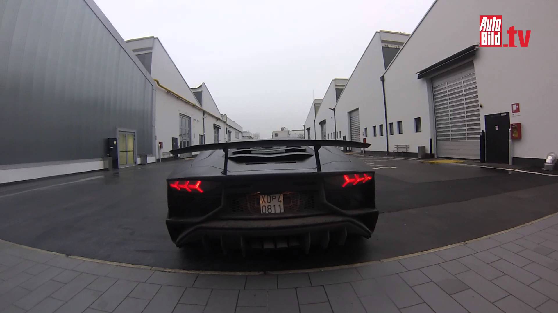 Brutal 2015 Lamborghini Aventador SV acceleration caught on video
